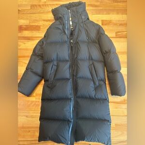 Brand new Mackage, arrived with a hole and i was out of the country.